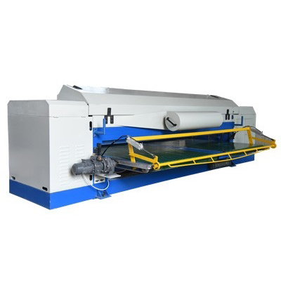 What are the main characteristics of leather equipment